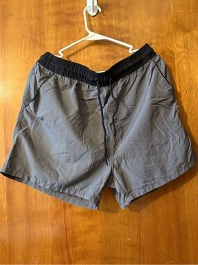 Men’s Lightweight Gray Athletic Shorts with Black Waistband